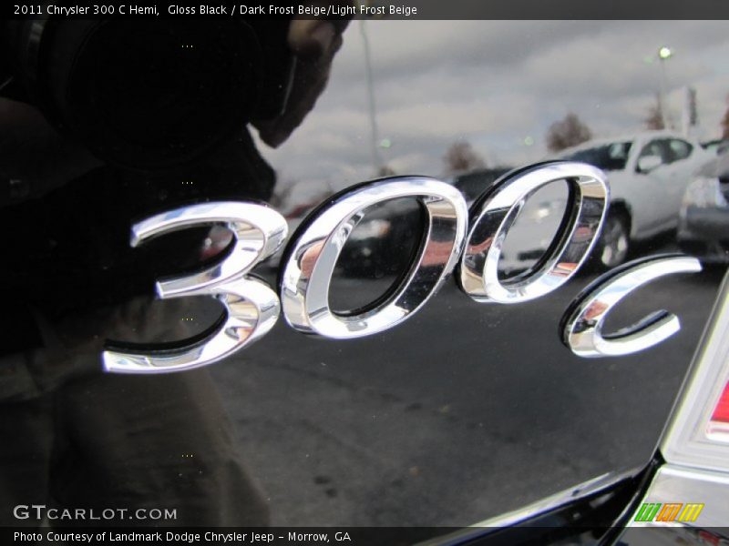  2011 300 C Hemi Logo