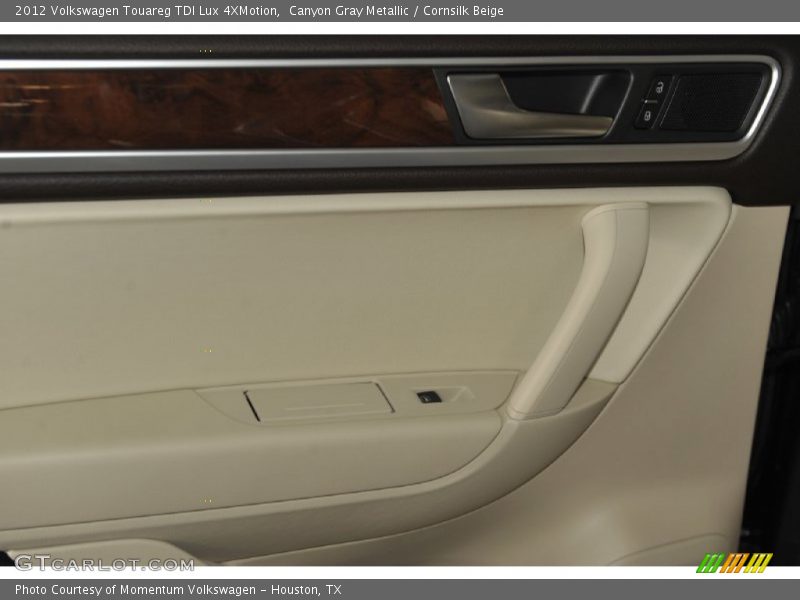 Canyon Gray Metallic / Cornsilk Beige 2012 Volkswagen Touareg TDI Lux 4XMotion