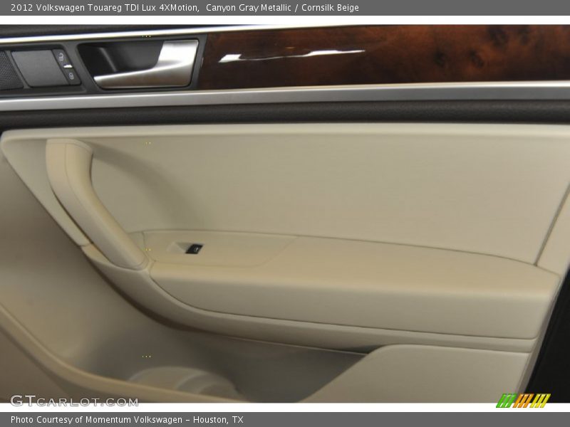 Canyon Gray Metallic / Cornsilk Beige 2012 Volkswagen Touareg TDI Lux 4XMotion