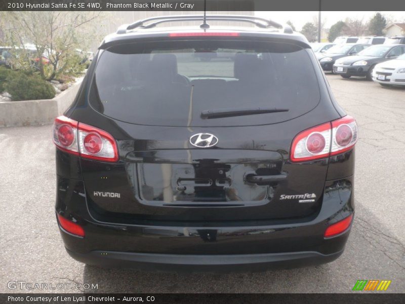 Phantom Black Metallic / Gray 2010 Hyundai Santa Fe SE 4WD