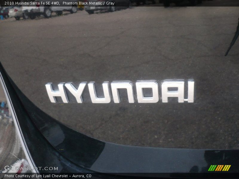 Phantom Black Metallic / Gray 2010 Hyundai Santa Fe SE 4WD