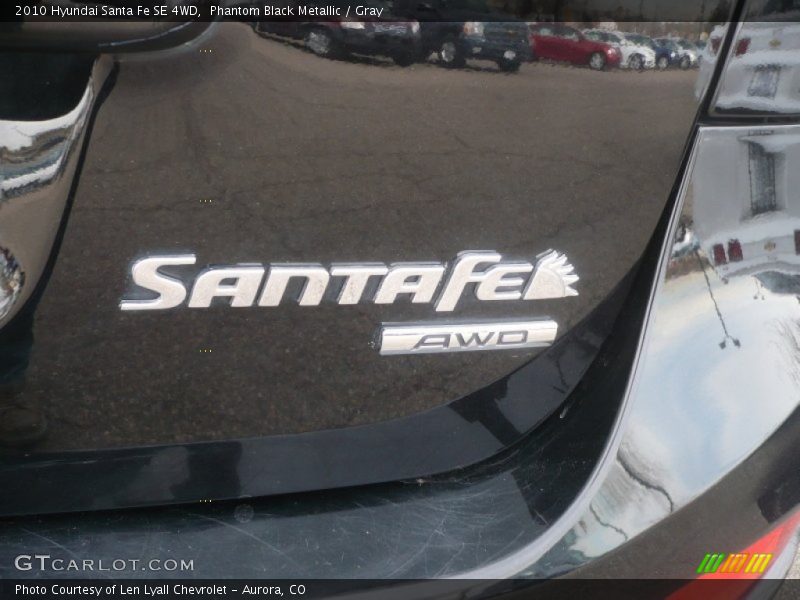 Phantom Black Metallic / Gray 2010 Hyundai Santa Fe SE 4WD