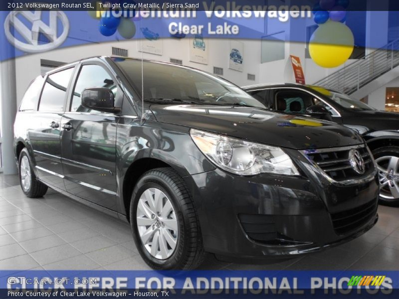 Twilight Gray Metallic / Sierra Sand 2012 Volkswagen Routan SEL