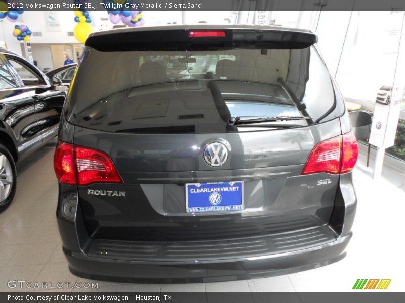 Twilight Gray Metallic / Sierra Sand 2012 Volkswagen Routan SEL