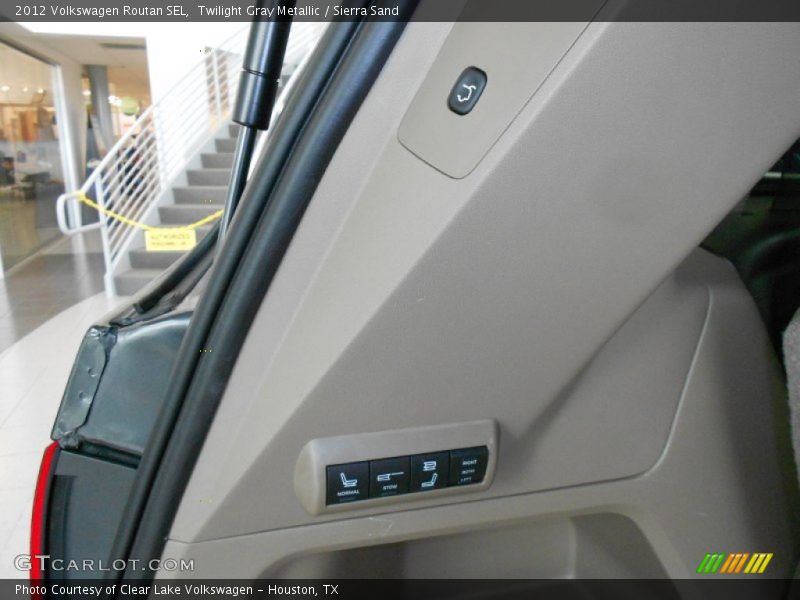 Twilight Gray Metallic / Sierra Sand 2012 Volkswagen Routan SEL