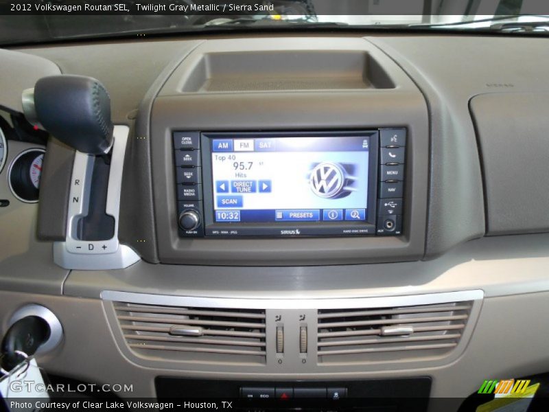 Twilight Gray Metallic / Sierra Sand 2012 Volkswagen Routan SEL