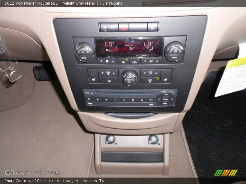 Twilight Gray Metallic / Sierra Sand 2012 Volkswagen Routan SEL