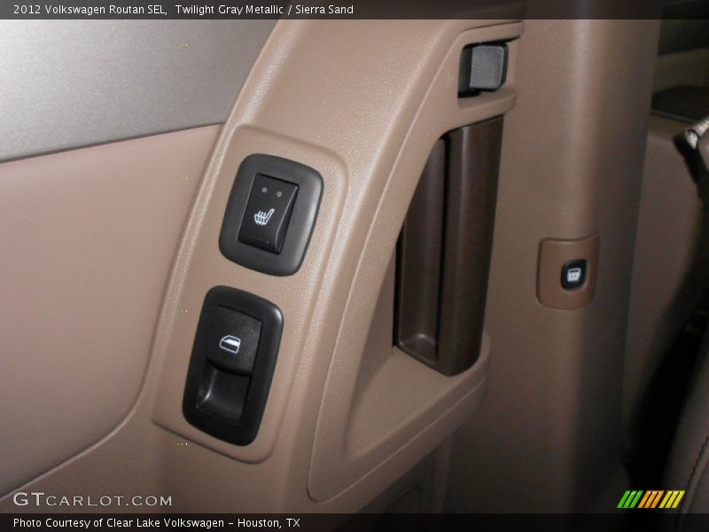 Twilight Gray Metallic / Sierra Sand 2012 Volkswagen Routan SEL
