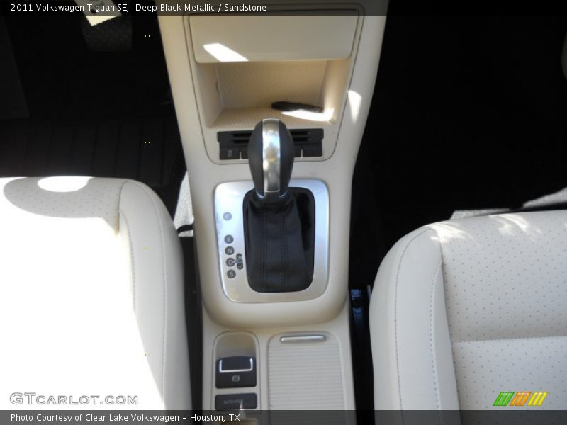 Deep Black Metallic / Sandstone 2011 Volkswagen Tiguan SE