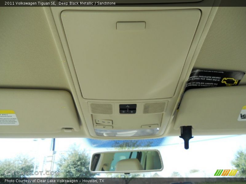 Deep Black Metallic / Sandstone 2011 Volkswagen Tiguan SE