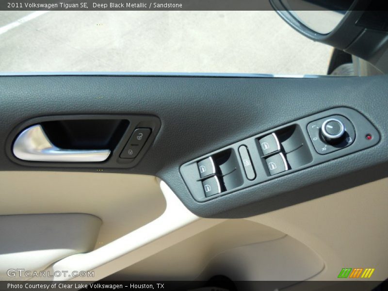 Deep Black Metallic / Sandstone 2011 Volkswagen Tiguan SE