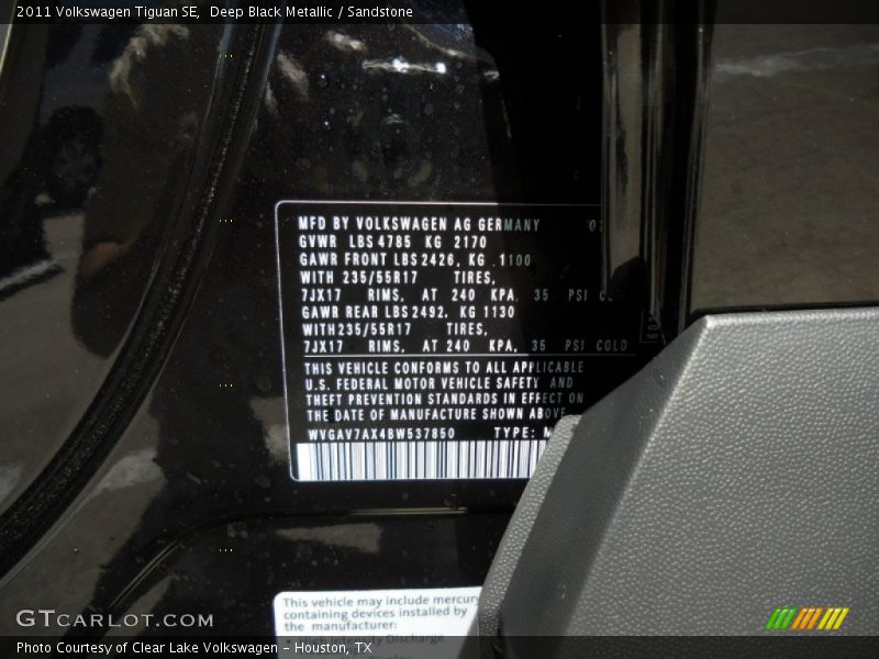 Deep Black Metallic / Sandstone 2011 Volkswagen Tiguan SE