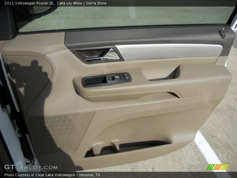 Calla Lily White / Sierra Stone 2011 Volkswagen Routan SE