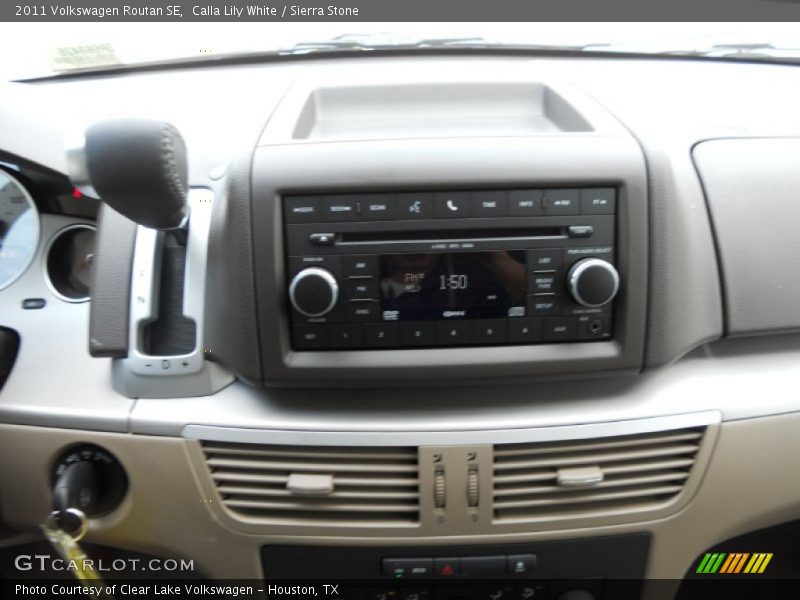Calla Lily White / Sierra Stone 2011 Volkswagen Routan SE