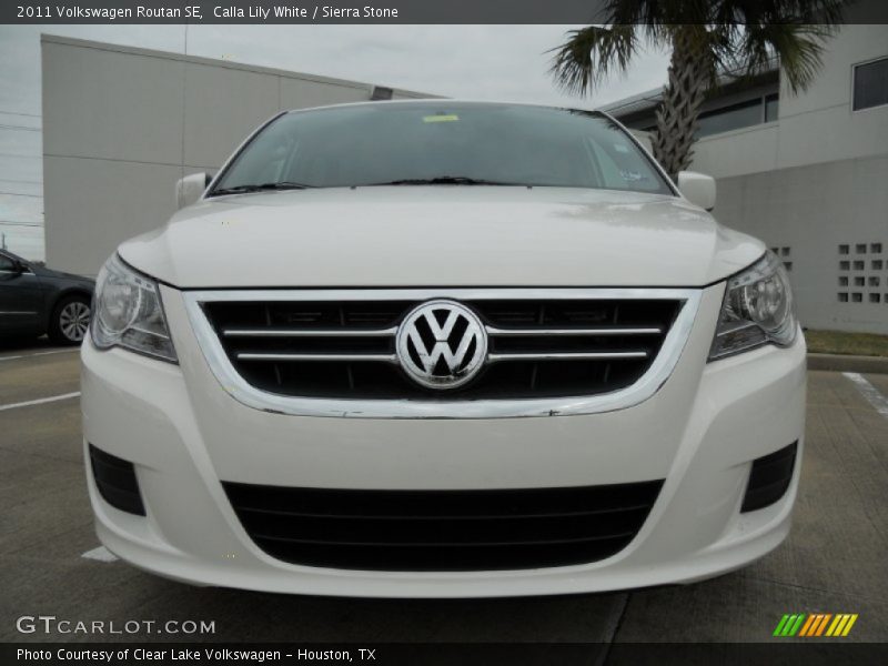 Calla Lily White / Sierra Stone 2011 Volkswagen Routan SE