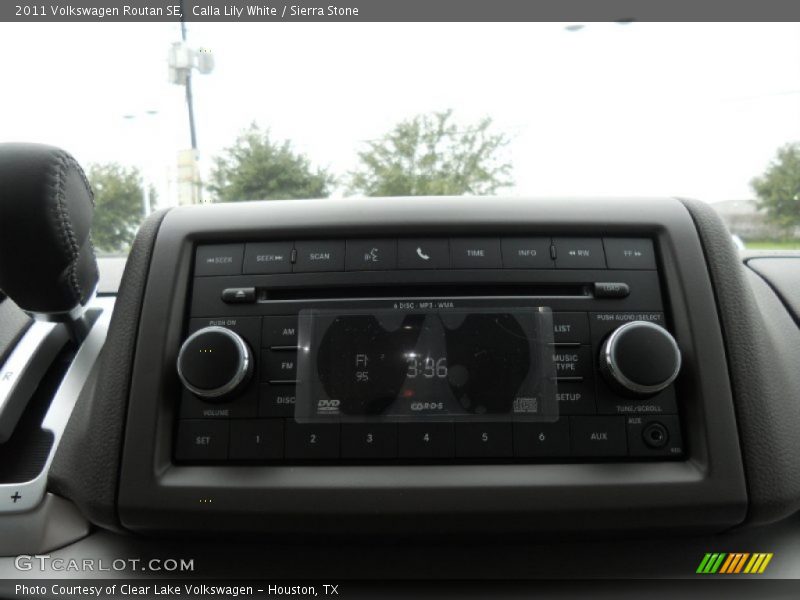 Calla Lily White / Sierra Stone 2011 Volkswagen Routan SE