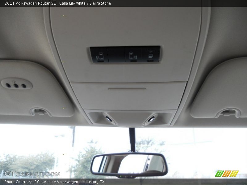 Calla Lily White / Sierra Stone 2011 Volkswagen Routan SE