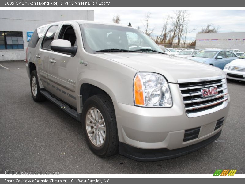 Front 3/4 View of 2009 Yukon Hybrid 4x4