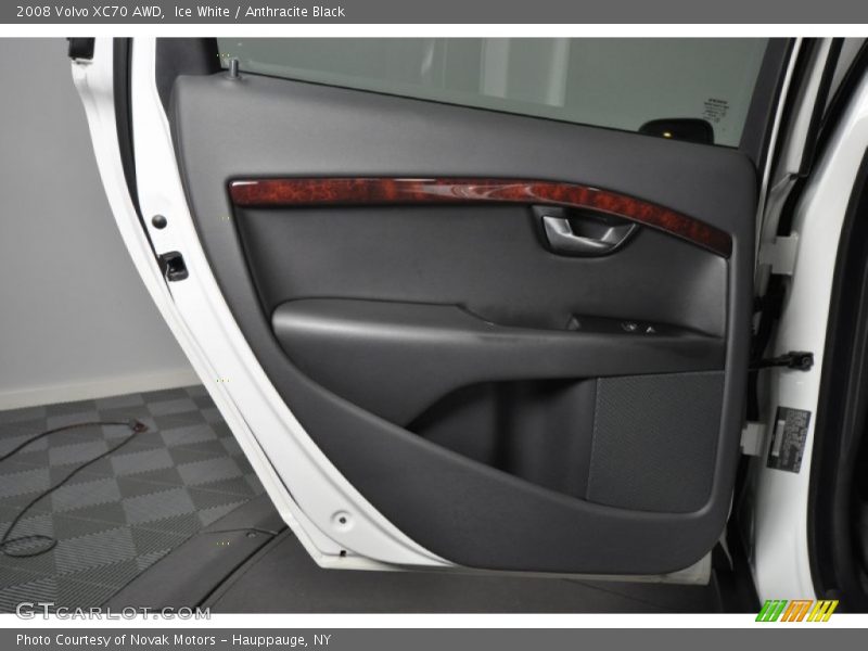 Ice White / Anthracite Black 2008 Volvo XC70 AWD