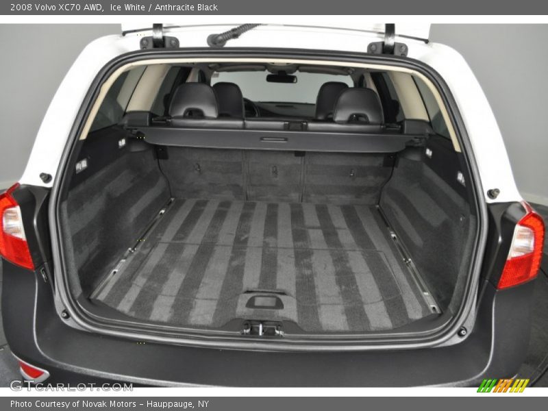 Ice White / Anthracite Black 2008 Volvo XC70 AWD