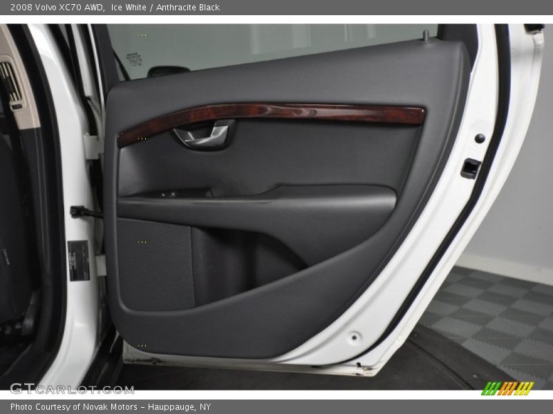 Ice White / Anthracite Black 2008 Volvo XC70 AWD