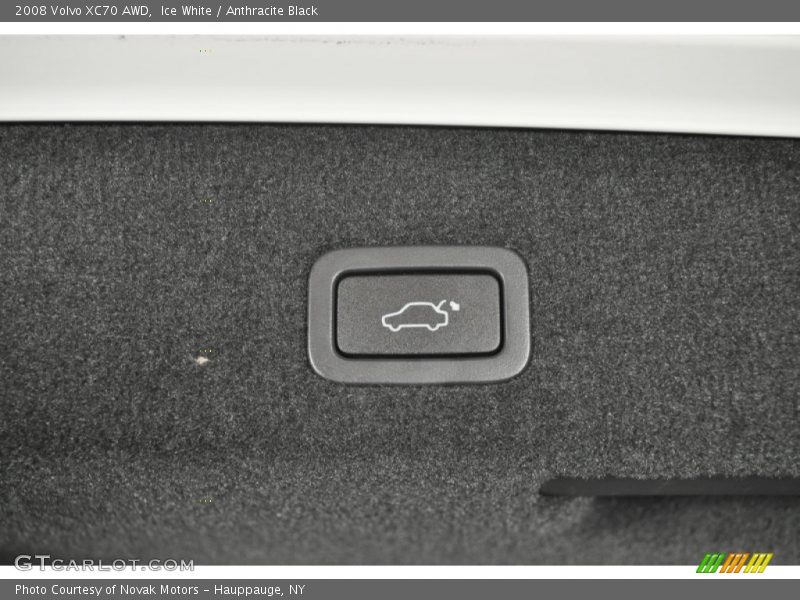 Ice White / Anthracite Black 2008 Volvo XC70 AWD