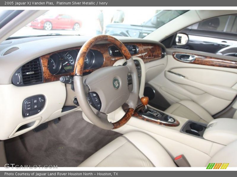  2005 XJ Vanden Plas Ivory Interior