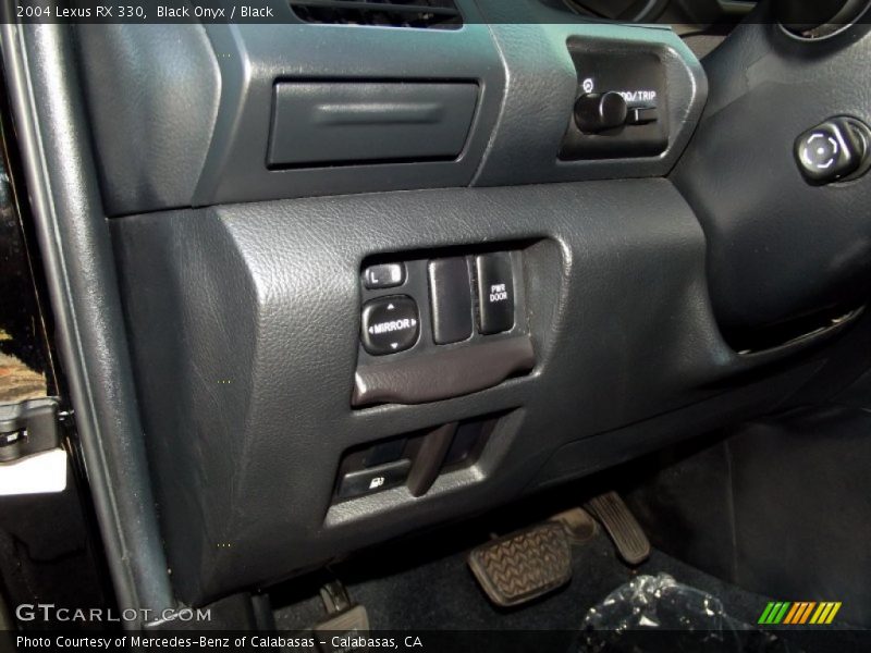 Black Onyx / Black 2004 Lexus RX 330