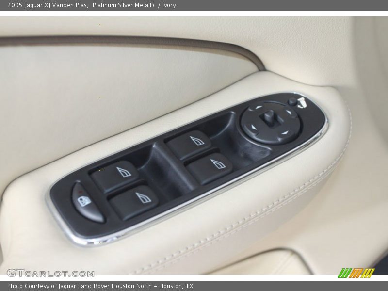 Platinum Silver Metallic / Ivory 2005 Jaguar XJ Vanden Plas
