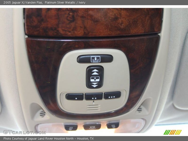 Platinum Silver Metallic / Ivory 2005 Jaguar XJ Vanden Plas
