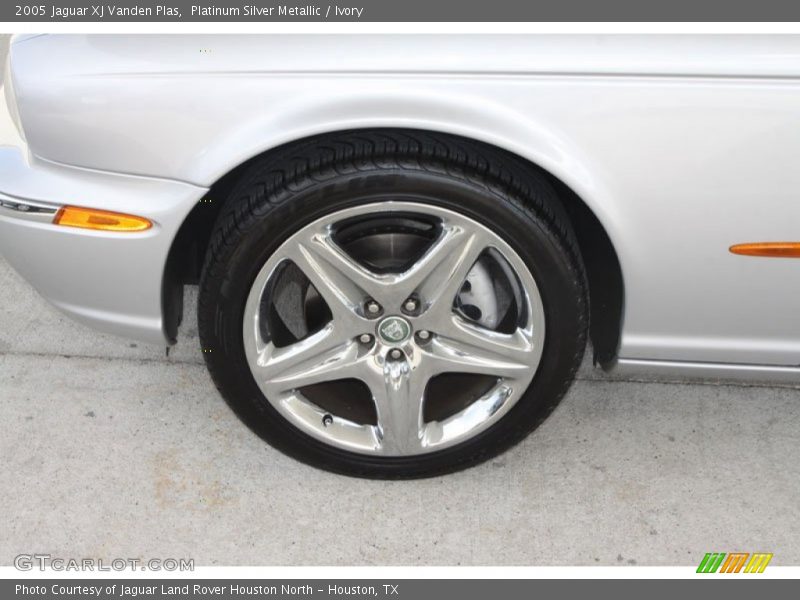Platinum Silver Metallic / Ivory 2005 Jaguar XJ Vanden Plas