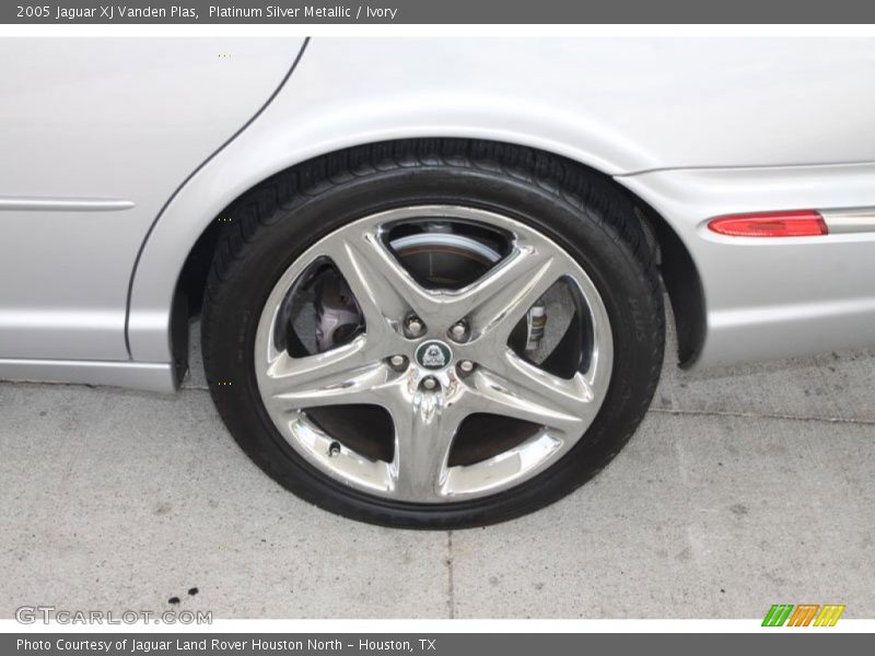 Platinum Silver Metallic / Ivory 2005 Jaguar XJ Vanden Plas