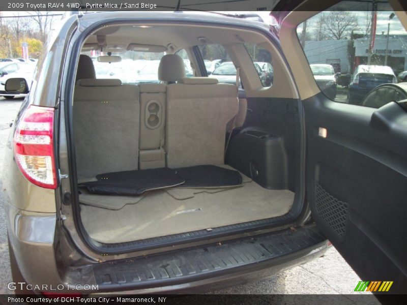  2009 RAV4 4WD Trunk
