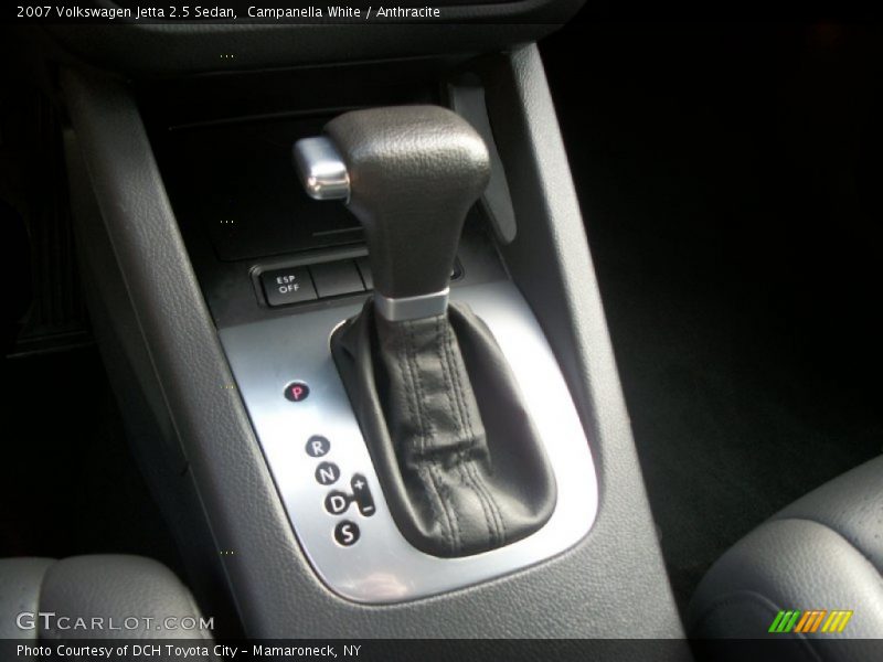  2007 Jetta 2.5 Sedan 6 Speed Tiptronic Automatic Shifter