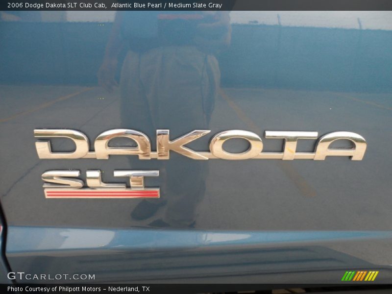 Dakota SLT badge - 2006 Dodge Dakota SLT Club Cab