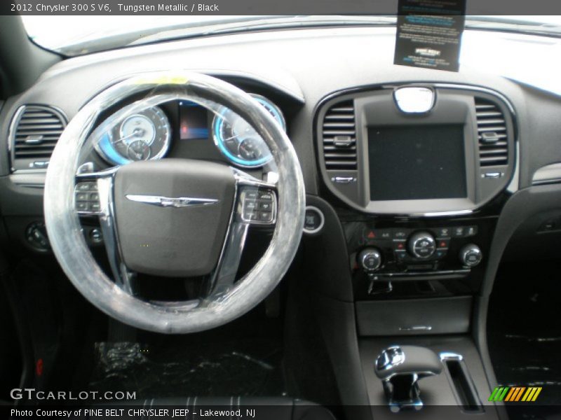 Dashboard of 2012 300 S V6