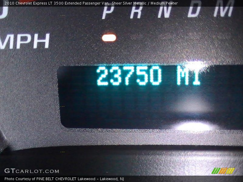 Sheer Silver Metallic / Medium Pewter 2010 Chevrolet Express LT 3500 Extended Passenger Van
