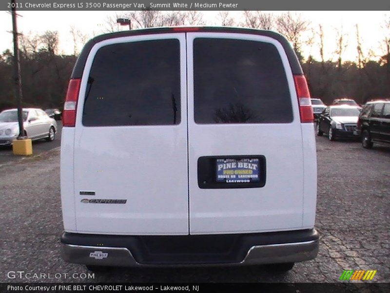 Summit White / Medium Pewter 2011 Chevrolet Express LS 3500 Passenger Van