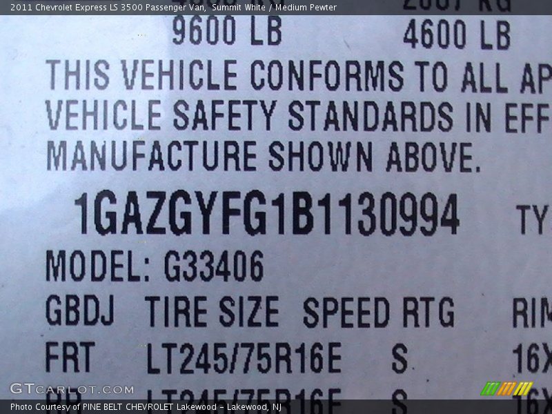 Summit White / Medium Pewter 2011 Chevrolet Express LS 3500 Passenger Van