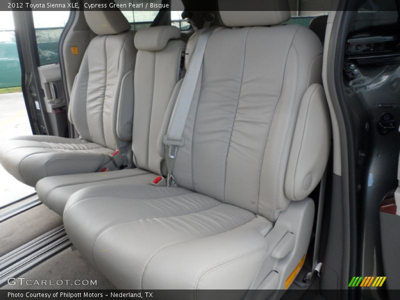 2nd row seats - 2012 Toyota Sienna XLE