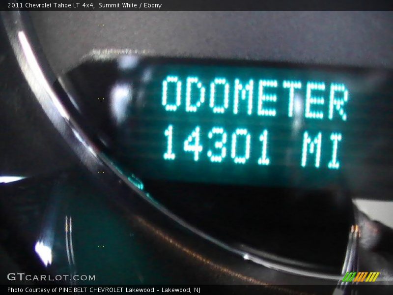 Summit White / Ebony 2011 Chevrolet Tahoe LT 4x4