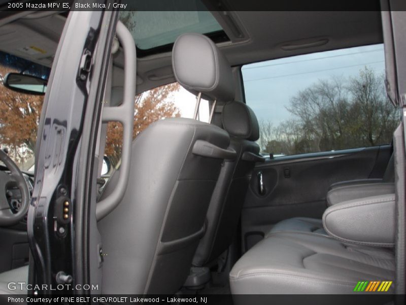  2005 MPV ES Gray Interior