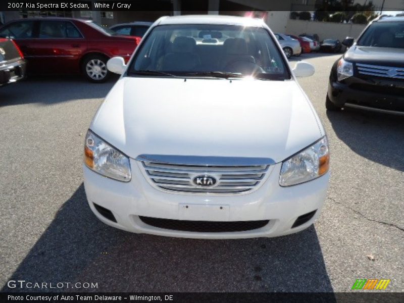 White / Gray 2007 Kia Spectra EX Sedan