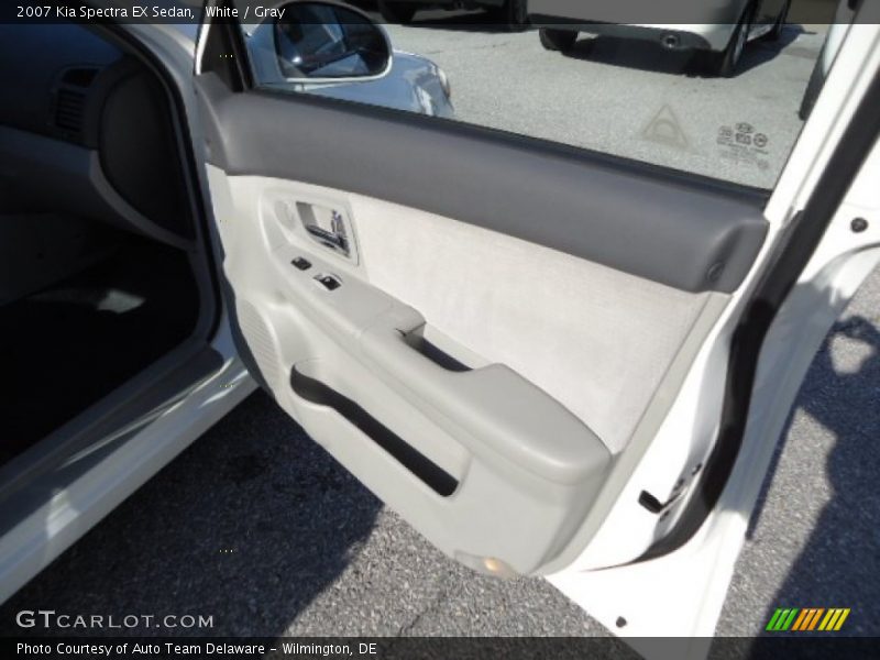 White / Gray 2007 Kia Spectra EX Sedan