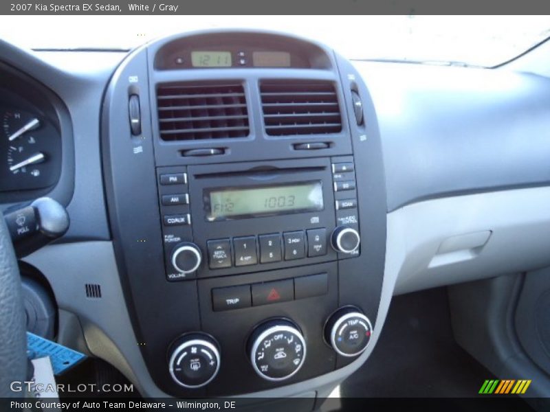 White / Gray 2007 Kia Spectra EX Sedan