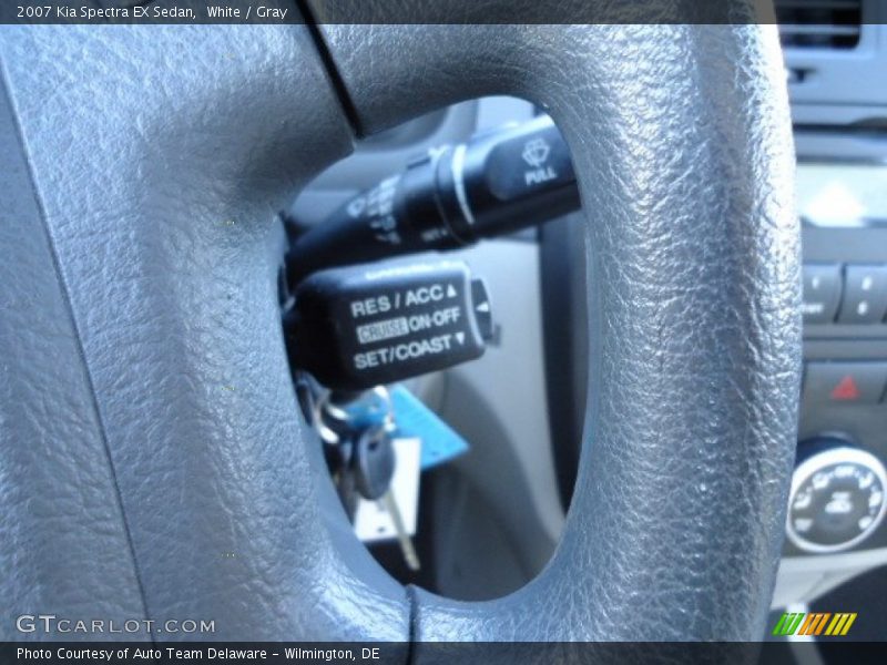 White / Gray 2007 Kia Spectra EX Sedan