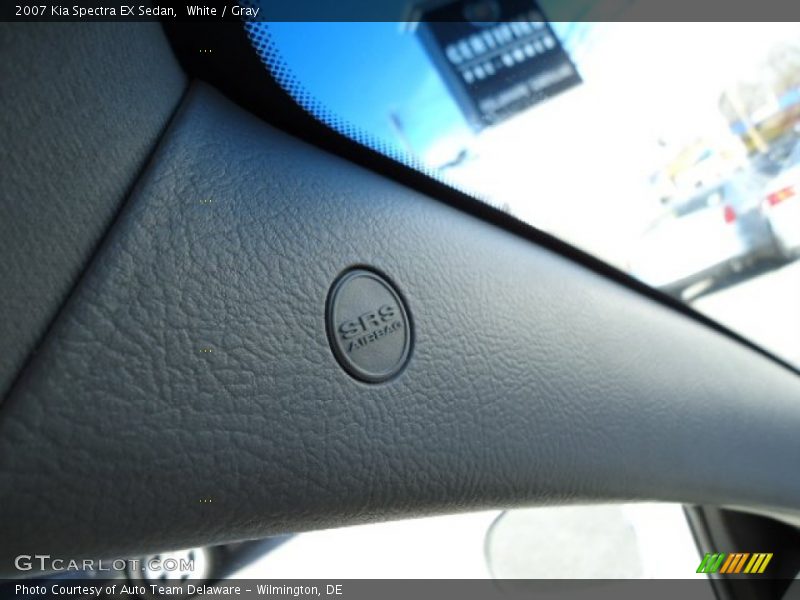 White / Gray 2007 Kia Spectra EX Sedan