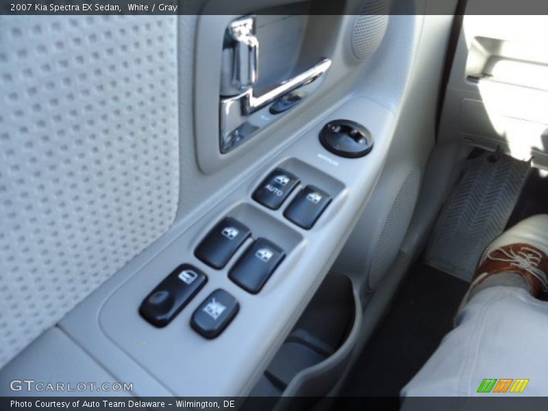 White / Gray 2007 Kia Spectra EX Sedan