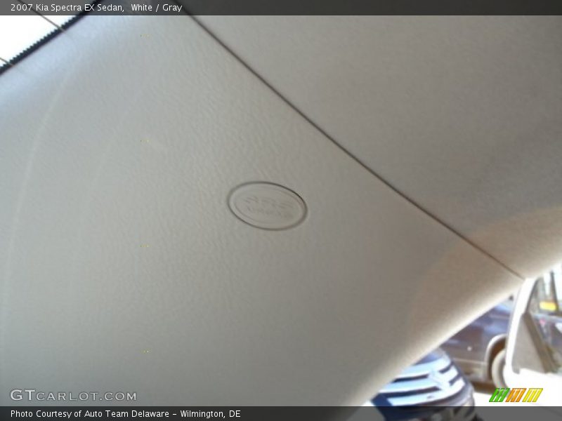 White / Gray 2007 Kia Spectra EX Sedan