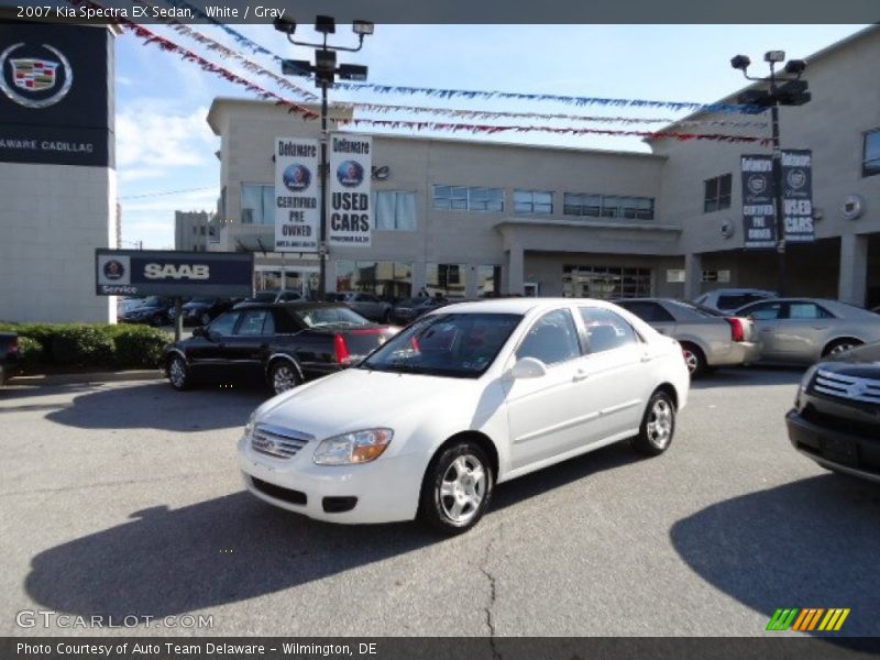 White / Gray 2007 Kia Spectra EX Sedan